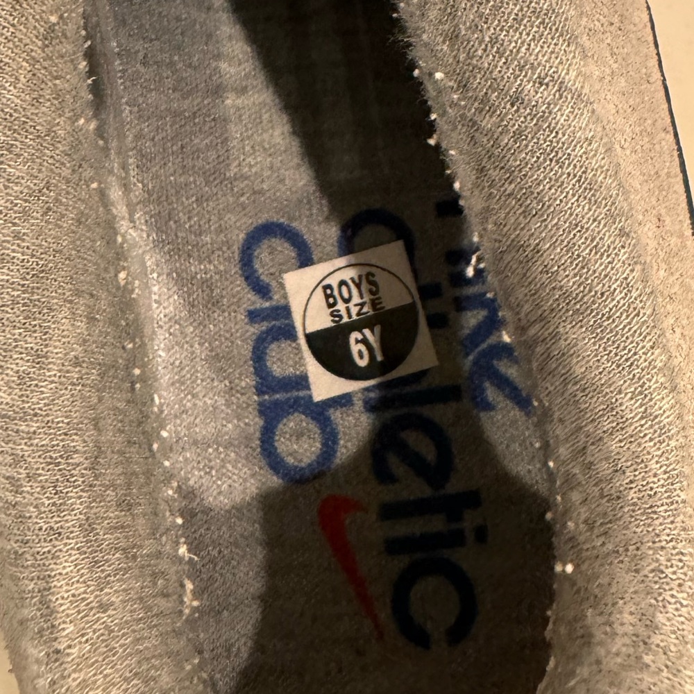 Air Force 1’s - size 6 youth - Picture 3 of 7